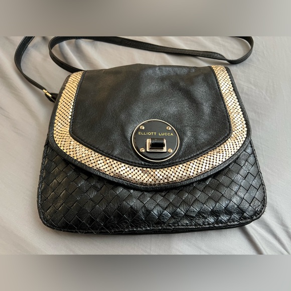 Elliot Lucca Black Leather and Fine Gold Mesh Adjustable Crossbody Pocketbook - Picture 4 of 14